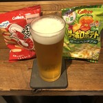 麹町いづみや しろ - 生ビール ・カルビー かっぱえびせん・カルビー サッポロポテトベジタブル