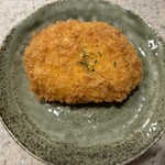 とんかつ まい泉 - コーンクリームコロッケ。疲れた体に、コーンの甘さが慰めになるよ☆彡