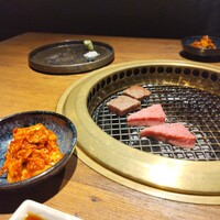 和牛とタン 焼肉 とみ 新橋本店 - 