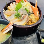 紅ズワイガニらぁ麺 まるはち屋 - 