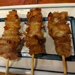 やき鳥三太郎 - 革３本 360円(税込)(2024年8月16日撮影)