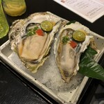 琉球ダイニング桃香 - 岩ガキ