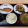 大衆食堂 半田屋 吉成店