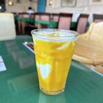 カーナピーナ - マンゴーラッシー 280円