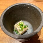 焼うお いし川 - おまかせコース
      厳選焼きうお7種+お椀、うにいくら丼 15200円
      《1品目》鰤の煮ごこり