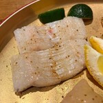 焼うお いし川 - おまかせコース
      厳選焼きうお7種+お椀、うにいくら丼 15200円
      《5品目》のどぐろ　ジャンボ穴子