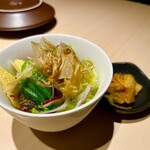 焼肉料理 牛吉日和 - 季節の生野菜