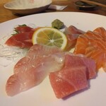 隠れ家本舗 炉鉄 - 刺身盛り合わせ