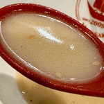 麺也オールウェイズ - 油滴の浮いたコクまろスープ