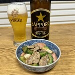 立ち呑み あかしや - 瓶ビール（大）¥600、ゴーヤチャンプルー¥400