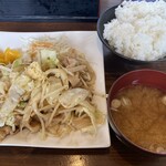 情熱食堂 - 料理写真:焼肉LL定食　　豚しょうが味　　ご飯大(350g)