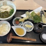 【本日のオススメ】生めかぶぶっかけ（特盛）季節のごはん