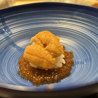 鮨と酒 魚伸 - イクラの醤油漬けと雲丹のせご飯