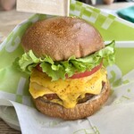 テディーズ ビガー バーガー - チリチーズプレミアムバーガー