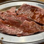 焼肉 幸 - 今日の肉はサシの凄いのと赤身とミックス♡