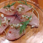 サリーナ - 燻製メカジキのカルパッチョ…こちらもややこってり。見た目より食べごたえありました。