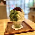 築地本願寺カフェTsumugi - 天然水の削り氷 お抹茶&北海道あずき