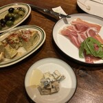 SALVATORE CUOMO & BAR - 