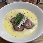 中華そば 紆折 - 鶏白湯です！　美しい！