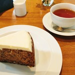 マーガレット・ハウエル ショップ＆カフェ - 