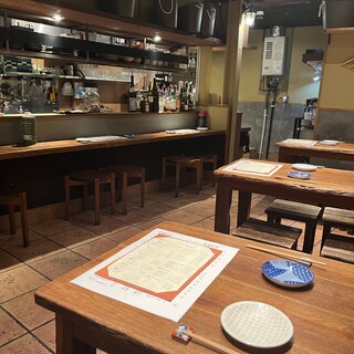 内装は大人の雰囲気で四季折々の料理と空間をお楽しみ頂けます。