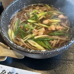 ながた - 鶏なんばそば＋大盛り＋おにぎり（シャケ）
700円＋180円＋180円