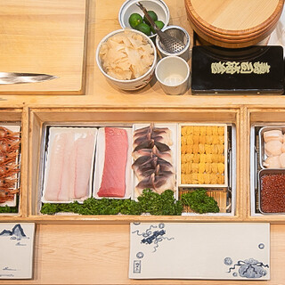 新鮮な北海道産食材をメインに使用した「おまかせコース」を提供