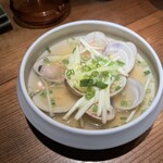 小橋金造商店 - 蛤と黄ニラの酒蒸し