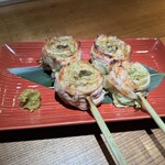 小橋金造商店 - 豚バラレタスの串焼き黄ニラ醤油で
