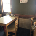 すし鶴 - 先代と思われる恰幅のエエ、オジーがよく座ってるのを見かける席。