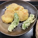 そば処 ひらお - かしわ天（ししとう天付き）