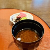 天ぷらふく西 禅と匠 - 赤出しと漬け物