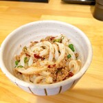 手打ちうどん 大蔵 - 混ぜるとこんな感じになる
      ※女麺によく絡む◎