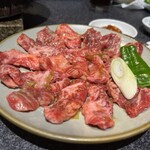 炭火焼肉　萬大 - 