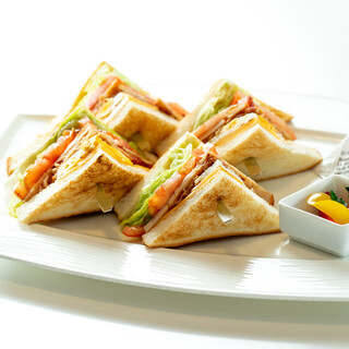 ロビーラウンジ_2