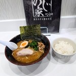 横濱家系のじ家 - 