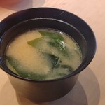 すしやのたい悟 - 平目と海老出汁の味噌汁