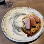 ワインとスパイス小料理 Dal Mellow - 合鴨のスパイスコンフィ タマリンドとラベンダーのソース。てってってー