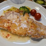 キッチン ブルー グローブ - 反対側から、塩レモンとピンクペッパーのソースはタップリ！