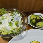 キッチン ブルー グローブ - サラダ、お新香のアップ