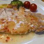 キッチン ブルー グローブ - 正面から、ピンクペッパーが見えます