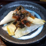Gyouzano Mimi - 「餃子定食ダブル」梅肉と紫蘇が乗った白菜の浅漬