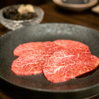焼肉うしごろ 銀座並木通り店 - シャトーブリアンのミルフィーユ すき焼き トリュフ添え