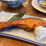 魚三酒場 - 中々のサイズ