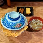 とんかつ めし処 長屋 - かつ丼（並）