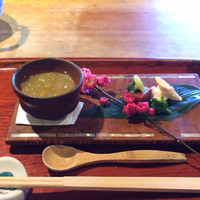 天ぷら 松 - 先付けは蕗の茶碗蒸し、近江蒟蒻、平目の子焚き