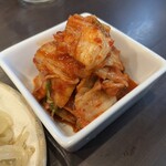 炭火焼肉 にく式 - キムチ
