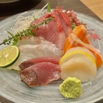 蔵四季 - 本日のお造り五種 (カンパチ・鯛・鰹・帆立・サーモン)