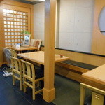 生粋な寿司ゆたか - テーブル席