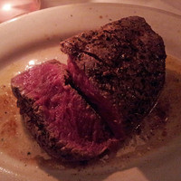 ルース クリス ステーキハウス - 'rare' petite filet steak 230g, 8-ounce